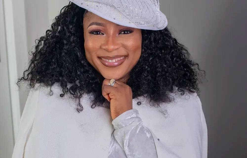 Apekeola Biography: Net Worth, Age, Husband, Parents, Praise Songs, Albums, Children