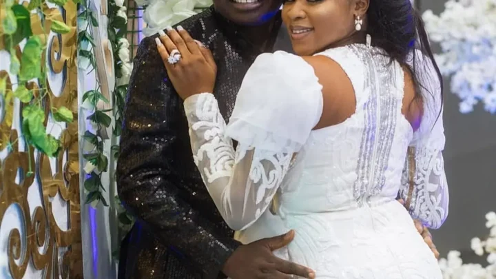 Tosin Bee Biography: Wife, Songs, Net Worth, Albums, Children, Parents, Real Name, Family