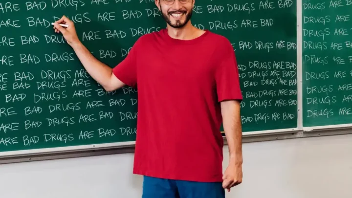 bbno$ Biography: Girlfriend, Songs, Real Name, Net Worth, Age, Parents, Height, Albums, Religion