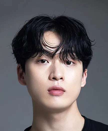 Kim Kang-min - Biography