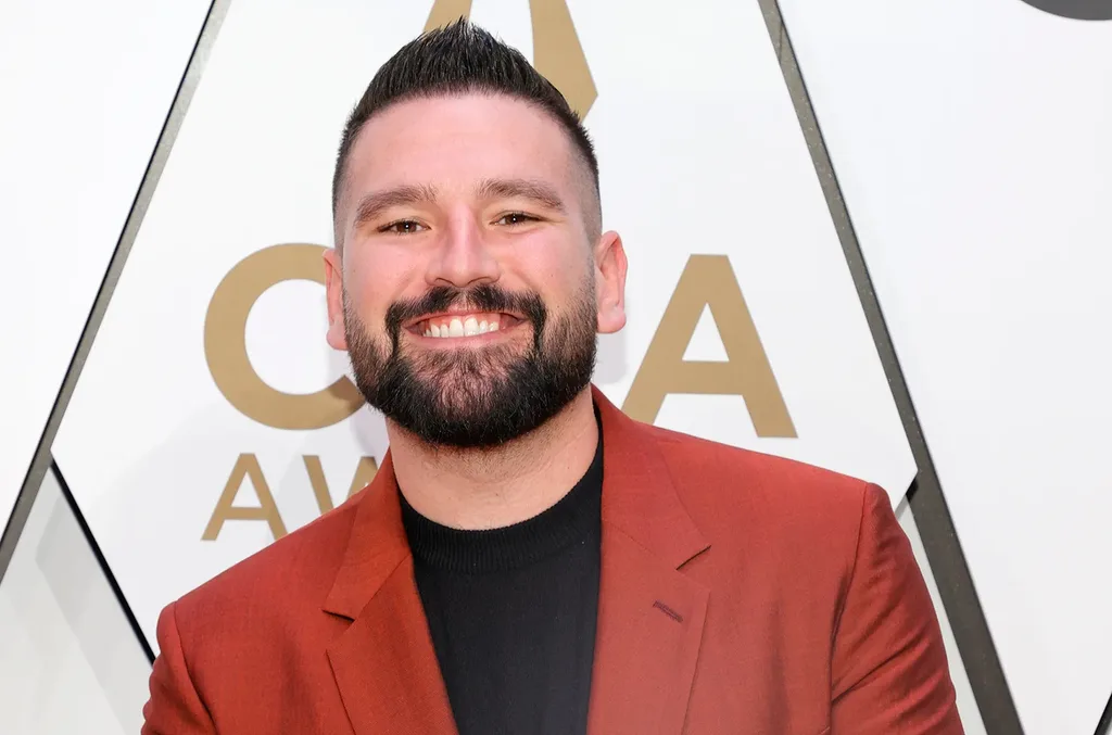 Shay Mooney - Biography