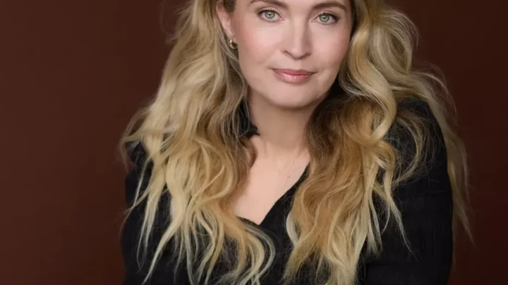 Siobhan Marshall Biography: Age, Husband, Daughter, Height, Net Worth, Parents, Movies & TV Shows