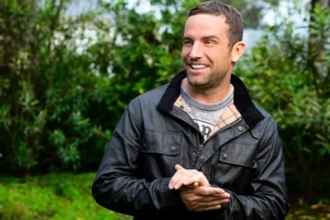 T.J. Lavin - Biography