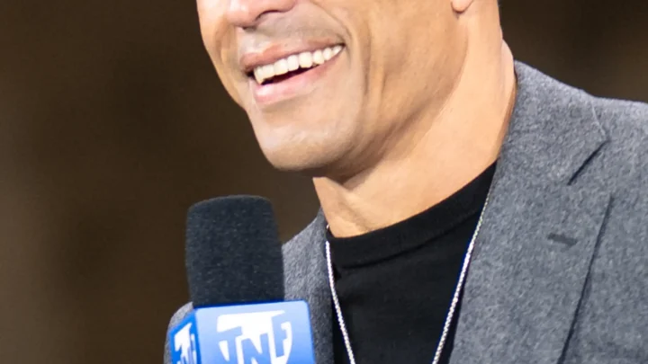 Tony Gonzalez Biography: Wife, Age, Kids, Height, Net Worth, Parents, NFL Stats, Salary, Movies & TV Shows