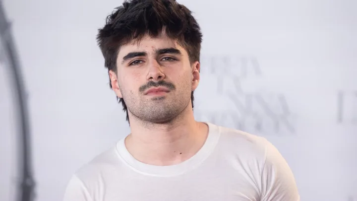 Martin Urrutia Biography: Albums, Facebook, Real Name, Age, Boyfriend, Parents, Siblings, Height, Net Worth, Songs