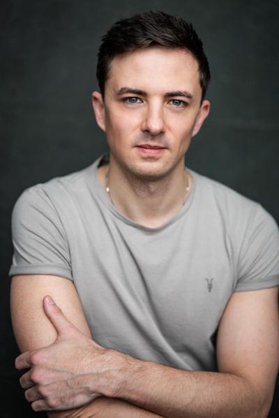 Damian Walshe-Howling Biography: Age, Girlfriend, Height, Net Worth, Parents, Movies, Camera Department