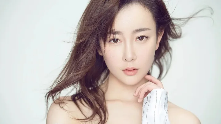Zhang Meng Biography: Spouse, Age, Net Worth, Siblings, Parents, Height, Ethnicity, TV Shows