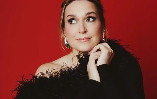 Jessica Vosk Biography: Age, Husband, Height, Net Worth, Parents, Broadway, Wicked, Albums