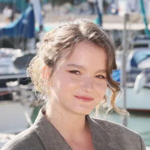 Axelle Dodier - Biography