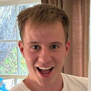 Gavin Baker Biography: Age, Height, Net Worth, GroovyGavin, Parents, Girlfriend, Paranormal Series