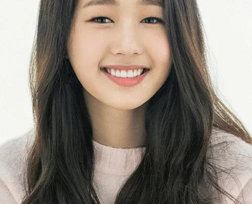 Lee Soo-bin Biography: Age, Height, Net Worth, Parents, Boyfriend, Dramas, Musicals, Education