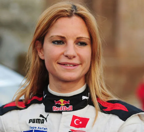 Burcu Çetinkaya Biography: Age, Height, Net Worth, Parents, Ex-Husband, Son, Rally Career, TV Shows