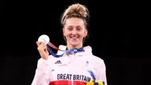 Lauren Williams - Biography