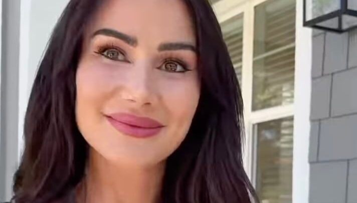 Catalina White Biography: Age, Height, Husband, Kids, Parents, Net Worth, Wrestling Career, Siblings, Instagram