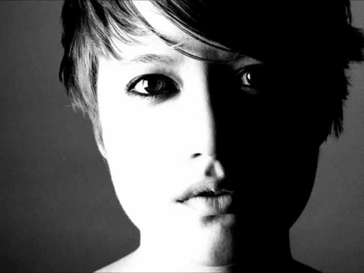 China Soul Biography: Ethnicity, Films, Songs, Siblings, Height, Children
