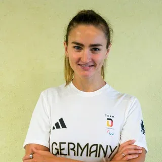 Elena Krawzow - Biography