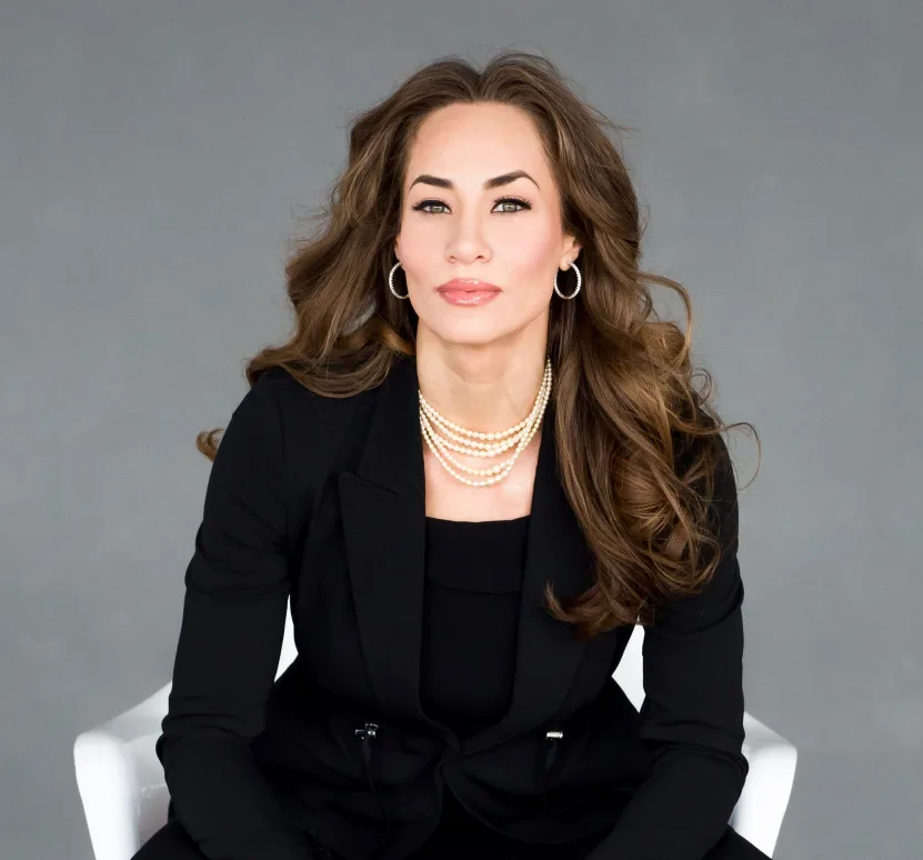 Dominique Reighard - Biography