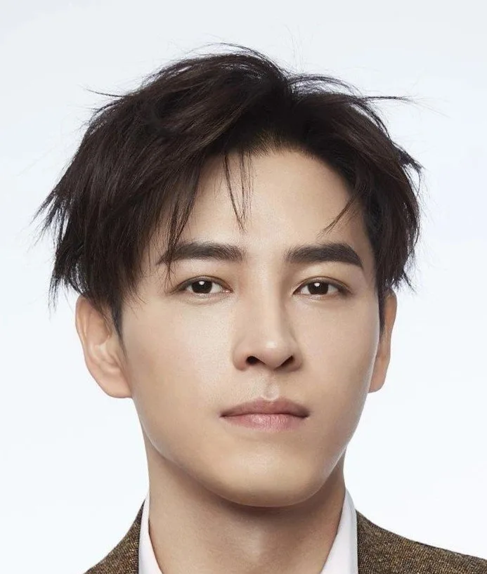 Hong Yao - Biography