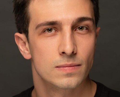 Emrah Altıntoprak Biography: Girlfriend, Age, Kids, Height, Net Worth, Parents, TV Series, Movies