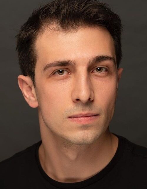 Emrah Altıntoprak Biography: Girlfriend, Age, Kids, Height, Net Worth, Parents, TV Series, Movies