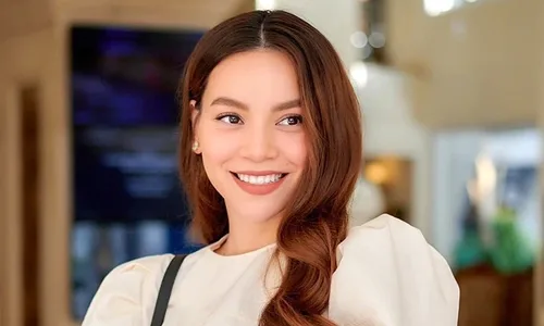 Hồ Ngọc Hà Biography: Age, Net Worth, Height, Career, Awards, Children, Spouse, Siblings
