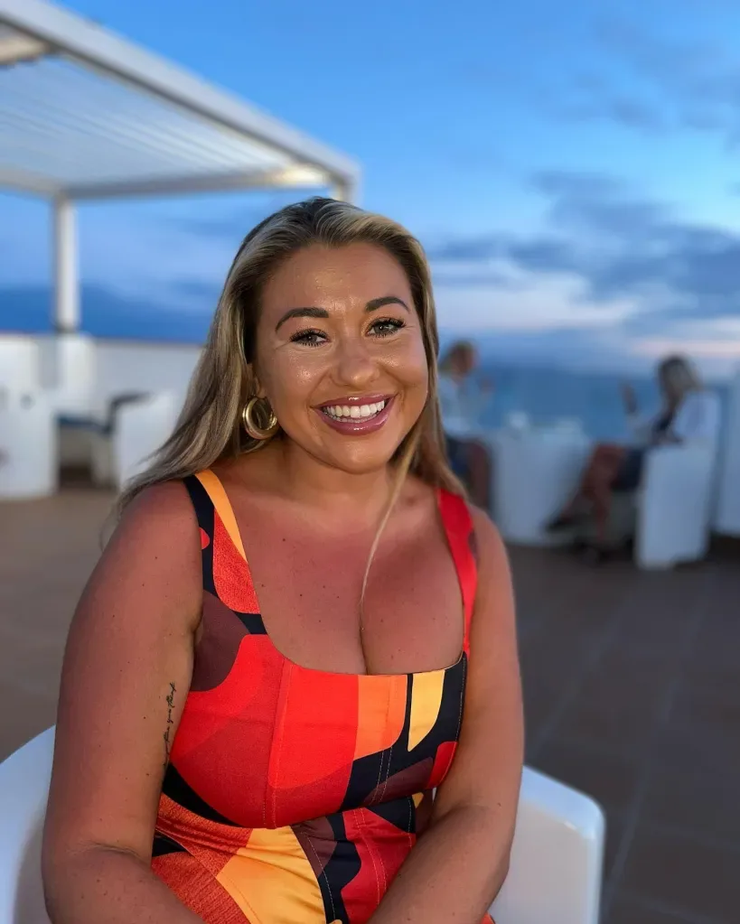 Ellie Young - Biography