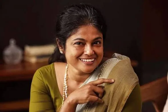 Manju Pillai Biography: Net Worth, Height, Ex-Husband, Parents, Age, Religion, Ethnicity, Awards