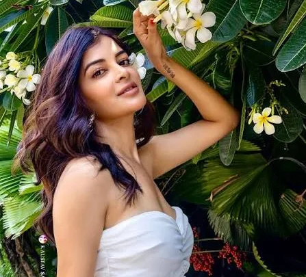 Madhumita Sarcar Biography: Husband, Parents, Siblings, Twitter, Height, Net Worth, Age, Movies & TV Shows, Religion