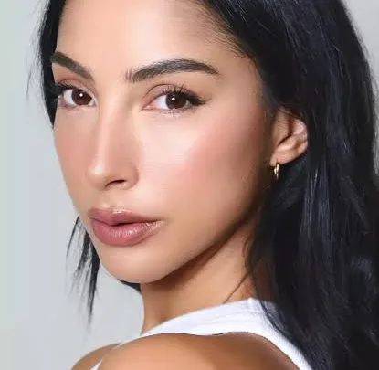 María Chacón Biography: Age, Height, Parents, Net Worth, Fiancé, Kids, Telenovelas & TV Shows, Songs