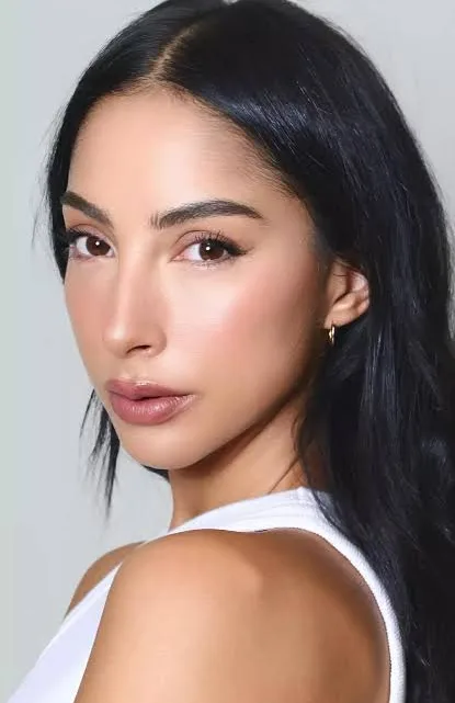 María Chacón Biography: Age, Height, Parents, Net Worth, Fiancé, Kids, Telenovelas & TV Shows, Songs