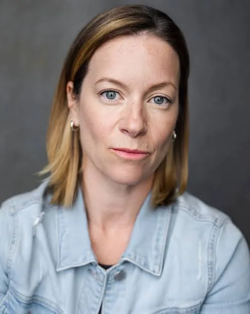 Katie Lyons - Biography