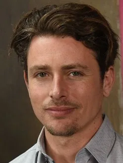 Lachlan Nieboer - Biography