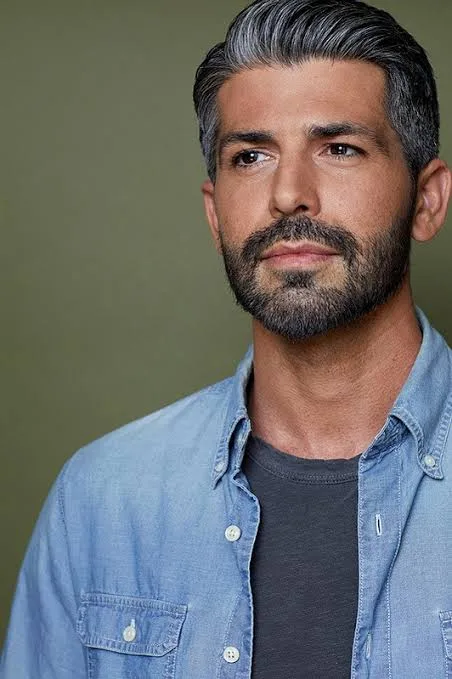 Kayvon Esmaili - Biography