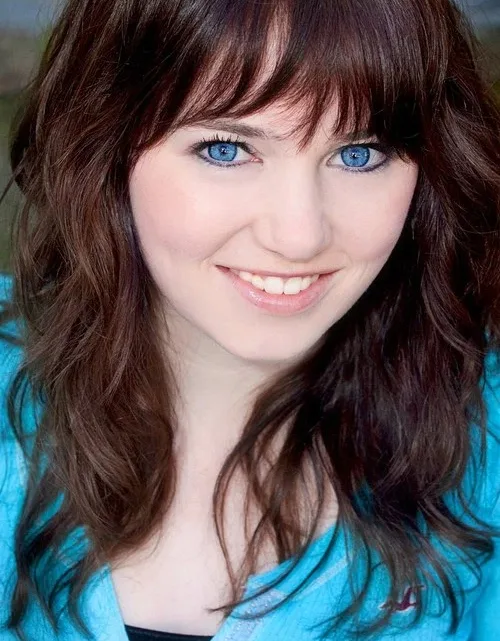 Danielle Hanratty Biography: Age, Parents, Sisters, Height, Net Worth, Husband, Kids, TV Shows