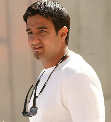 Siddharth Anand Biography: Age, Wife, Son, Height, Net Worth, Parents, Movies, Awards
