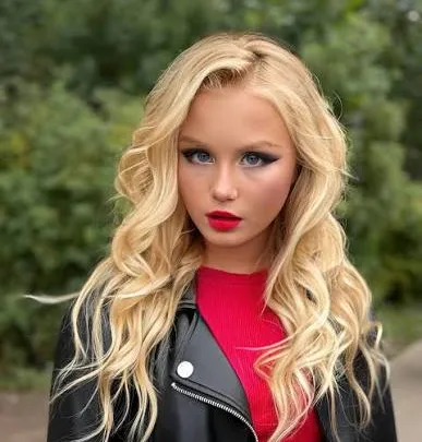 Katrina Logunova Biography: Siblings, Age, Boyfriend, Height, Net Worth, Parents, Instagram