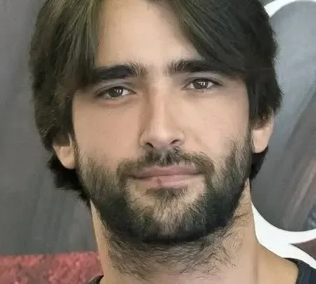 Aitor Luna Biography: Height, Net Worth, Age, Ethnicity, Awards, Parents, Movies
