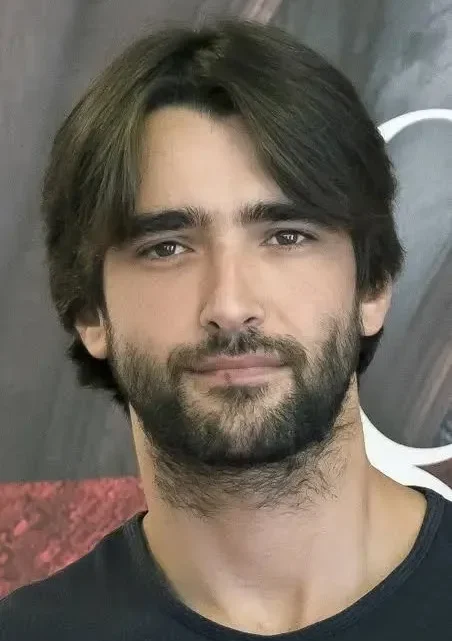 Aitor Luna Biography: Height, Net Worth, Age, Ethnicity, Awards, Parents, Movies