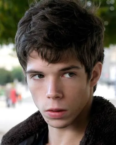 Phénix Brossard Biography: Net Worth, Age, Height, Girlfriend, Parents, Movies & TV Shows, Music, Concerts