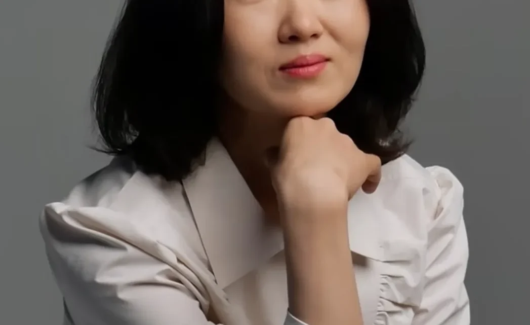 Lee Bong-ryun Biography: Husband, Age, Net Worth, Movies, Ethnicity, Awards, Parents, Religion
