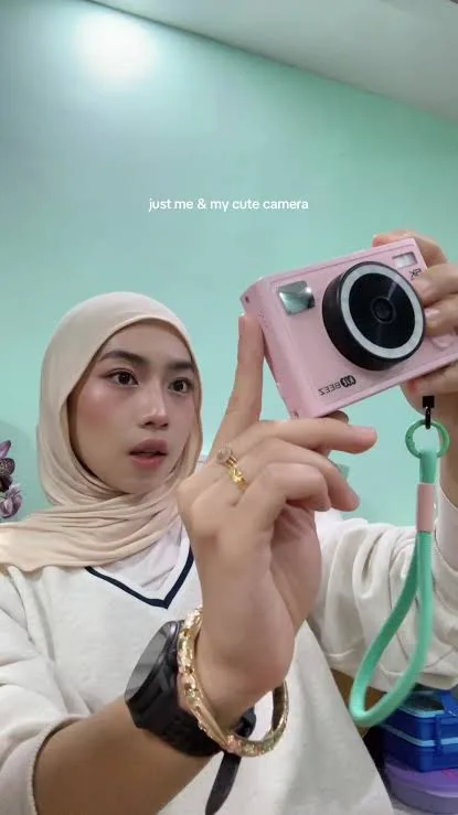 Sufiah Hani - Biography