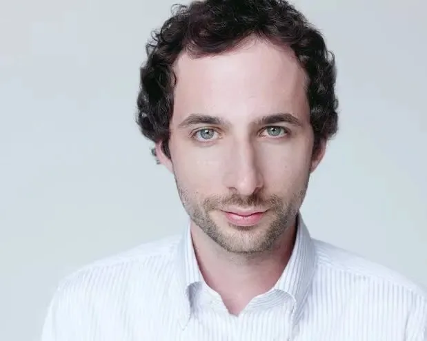 Dov Tiefenbach Biography: Net Worth, Awards, Songs, Parents, Height, Ethnicity, Movies, Age