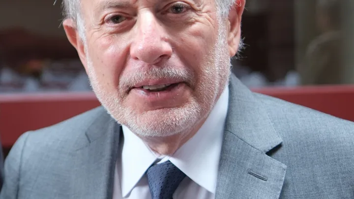 Robert Siegel Biography: Age, Wife, Children, Parents, Height, Net Worth, NPR, Education