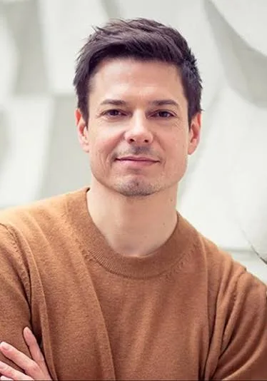 Marco Petry Biography: Net Worth, Parents, Age, Religion, Ethnicity, Girlfriend, Awards