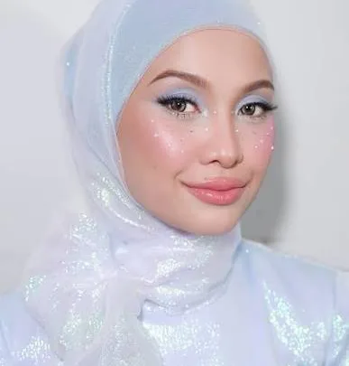 Fyrose Zainuddin Biography: Family, Age, Height, Net Worth, Parents, Stylist, Instagram