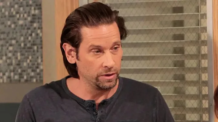 Roger Howarth Biography: Age, Wife, Kids, Height, Net Worth, Parents, Movies & TV Shows, Todd Manning