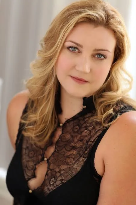 Meredith Holzman - Biography