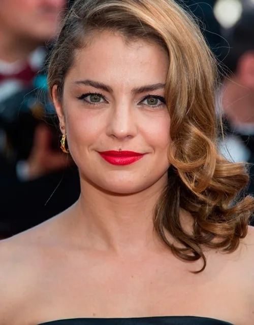 Dolores Fonzi Biography: Age, Partner, Kids, Height, Net Worth, Parents, Siblings, Movies & Awards
