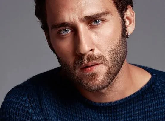 Seçkin Özdemir Biography: Net Worth, Height, Ethnicity, Girlfriend, Age, Parents, Movies