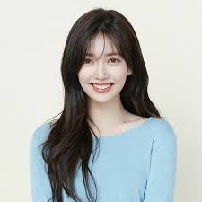 Kim Ji-in - Biography